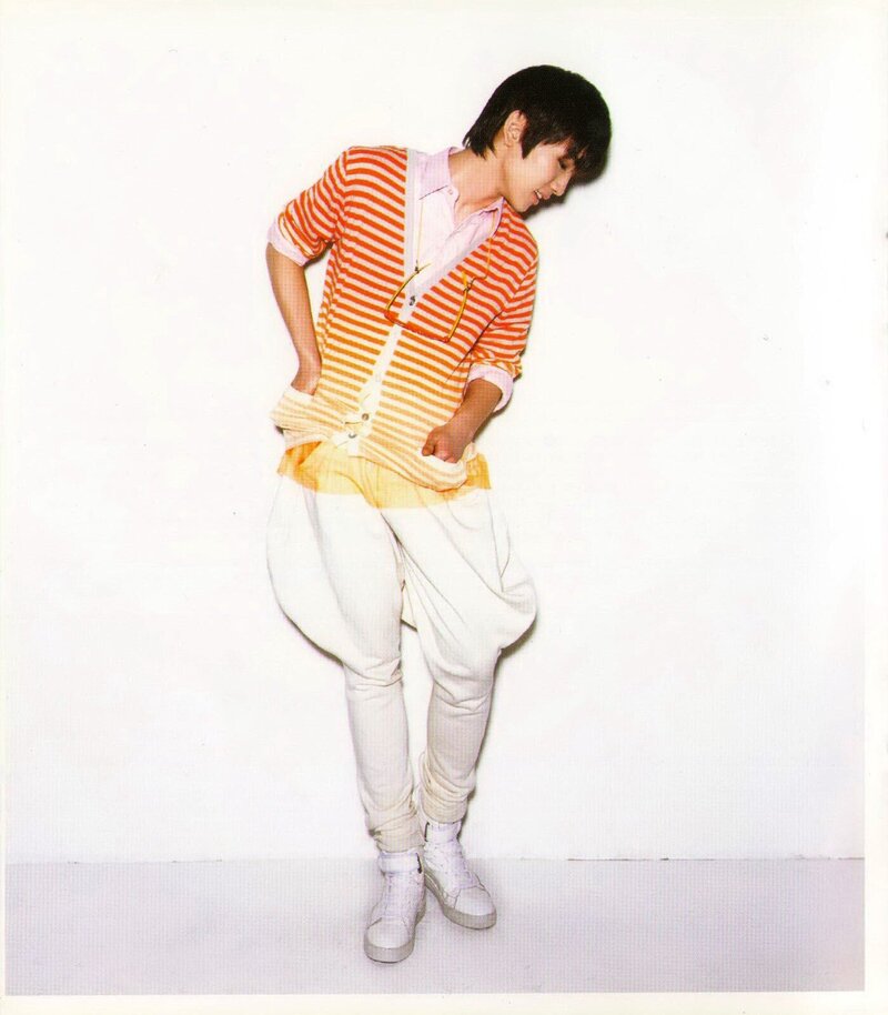 [SCANS] SHINee first mini album 'Replay' scans documents 12