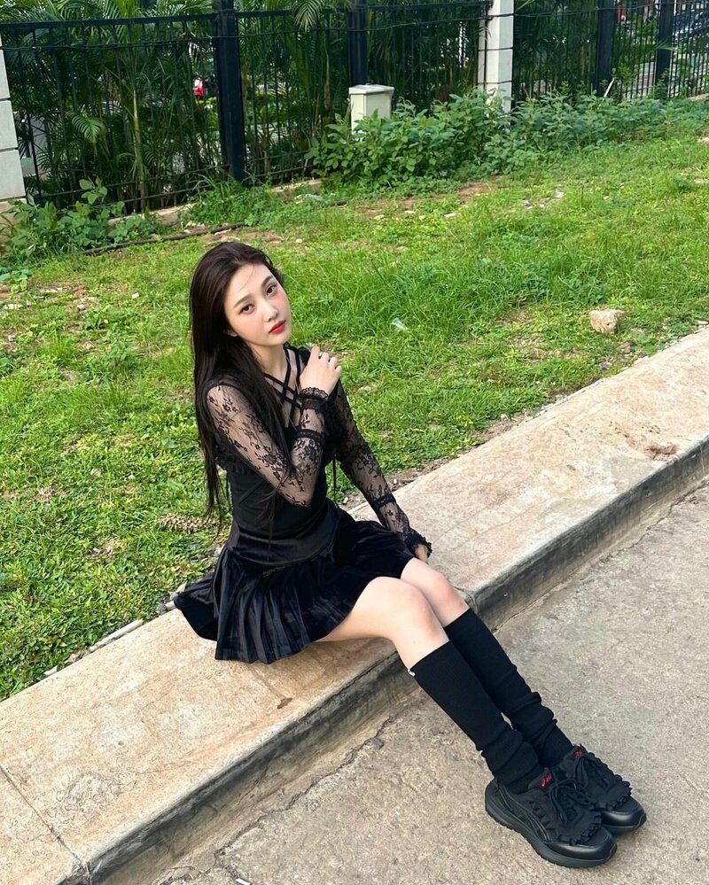 231216 Red Velvet Joy Instagram Update documents 6