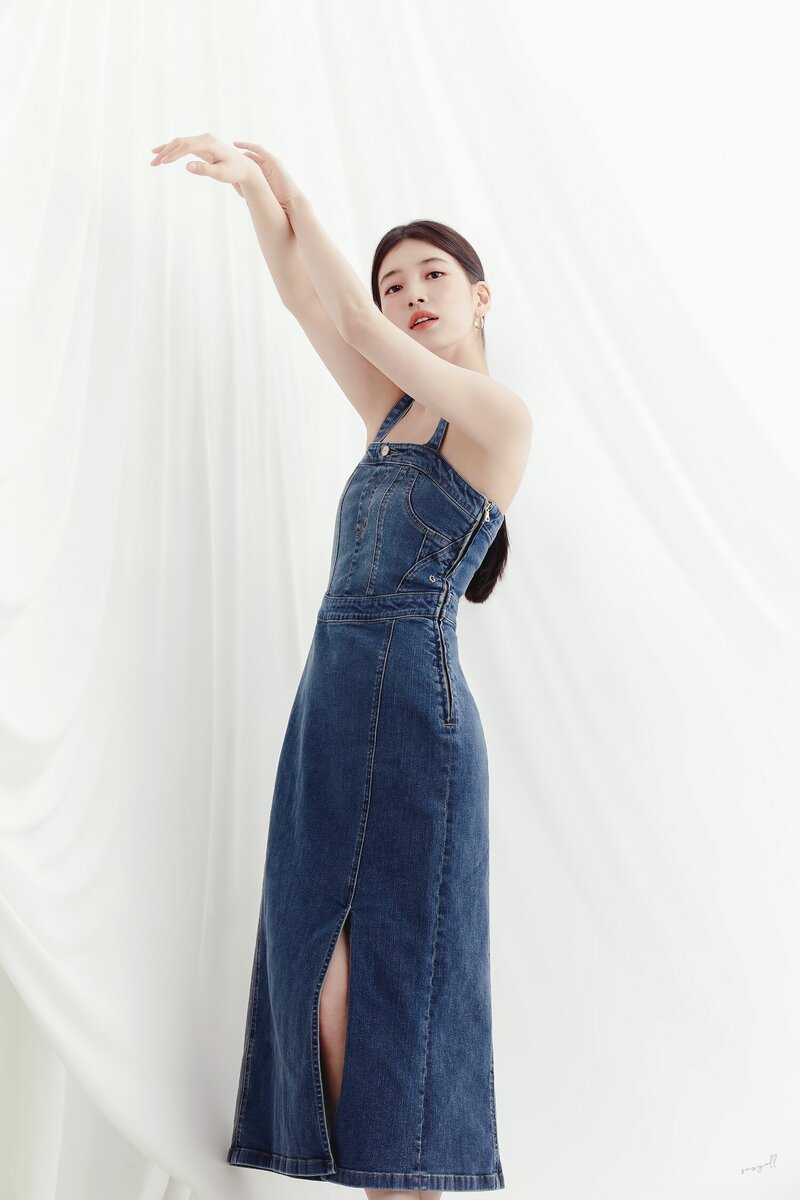 SUZY for Guess S/S 2024 Campaign - The Black Label Collection documents 6