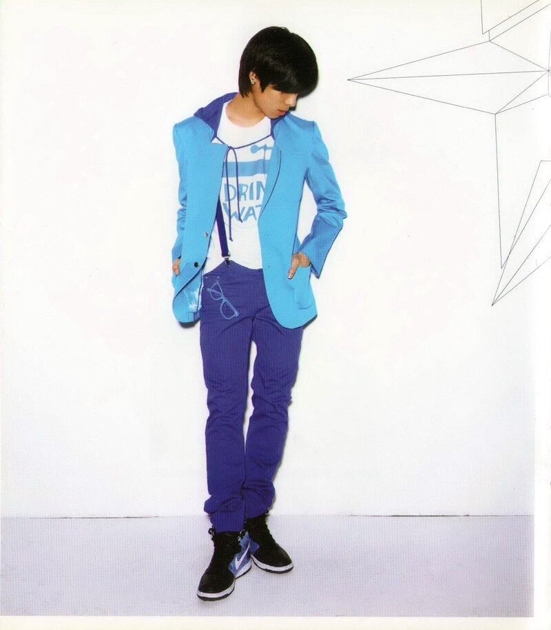 [SCANS] SHINee first mini album 'Replay' scans documents 9