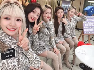190922 INKIGAYO Twitter Update with EVERGLOW