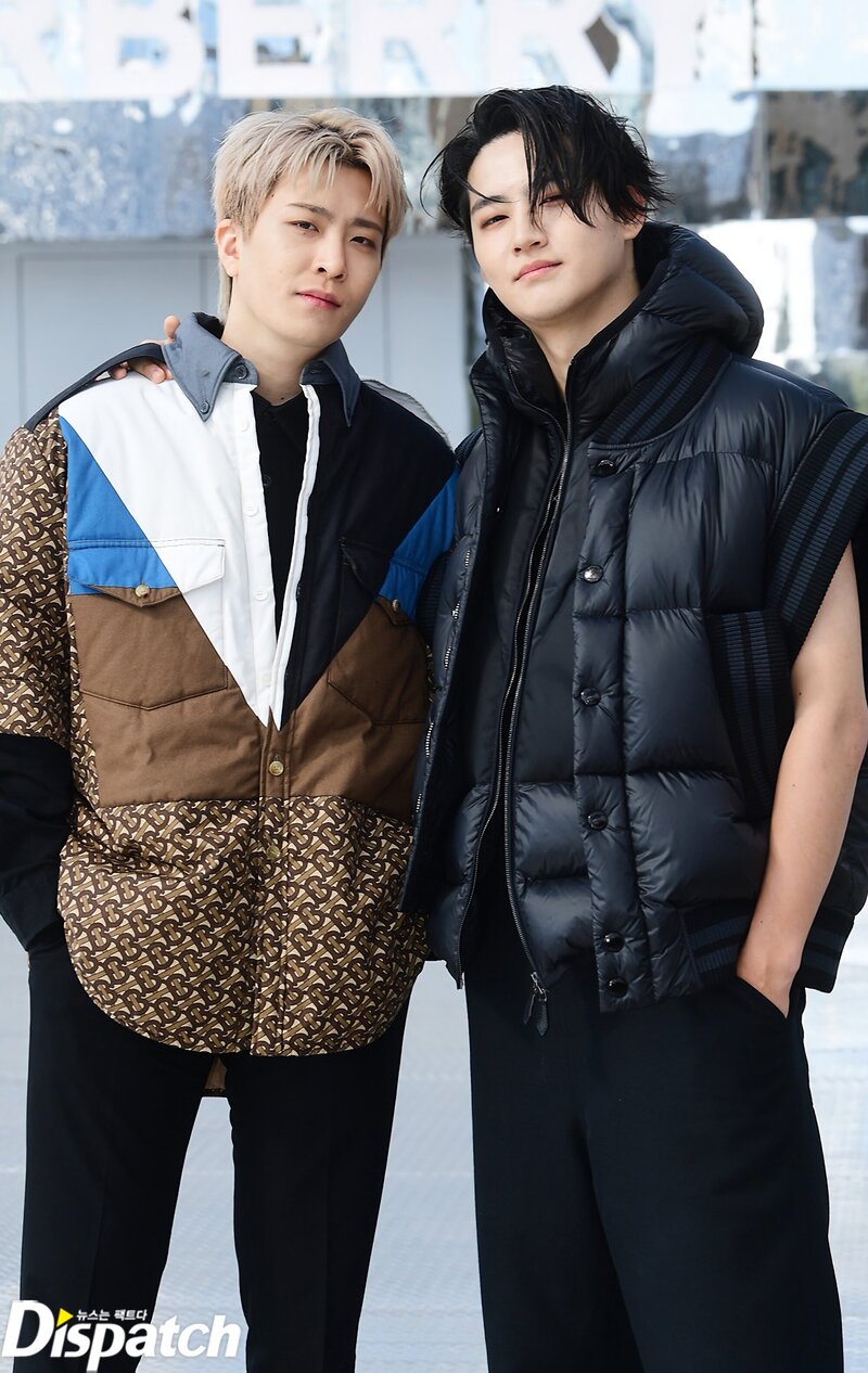 211112 JAYB and YOUNGJAE at BURBERRY 'THE IMAGINED LANDSCAPES JEJU' . Photos By DISPATCH documents 1