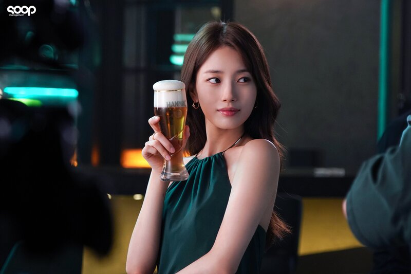230912 SOOP Naver Post - Suzy - Hanmac Beer Ad Filming Behind documents 3