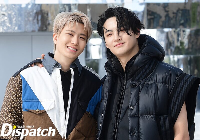 211112 JAYB and YOUNGJAE at BURBERRY 'THE IMAGINED LANDSCAPES JEJU' . Photos By DISPATCH documents 1