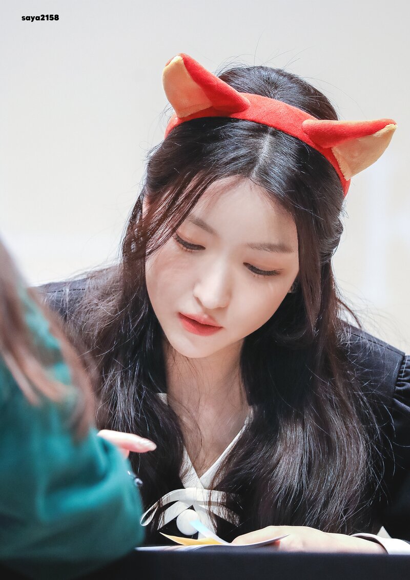230128 Sowon at fanmeet event documents 2