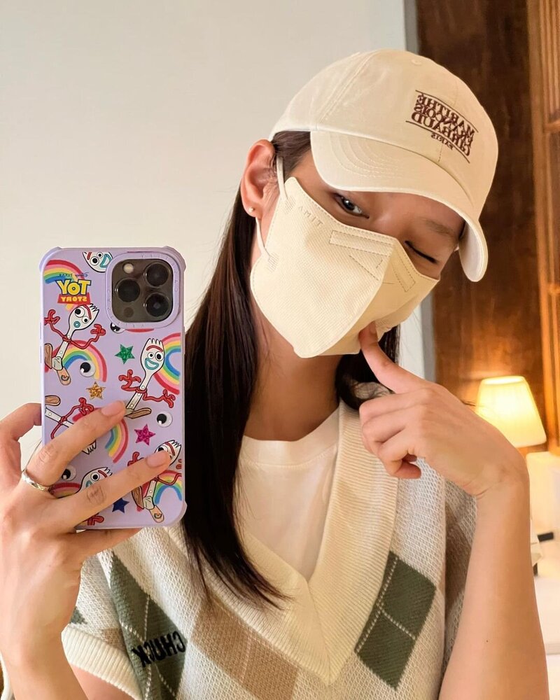 220930 GIRLS'DAY Hyeri Instagram Update documents 6