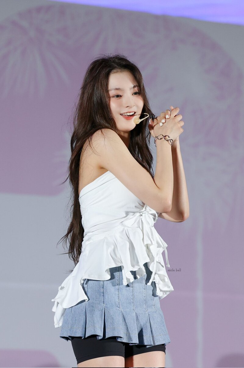 230914 fromis_9 Nagyung - Dong-A University Festival in Busan documents 9