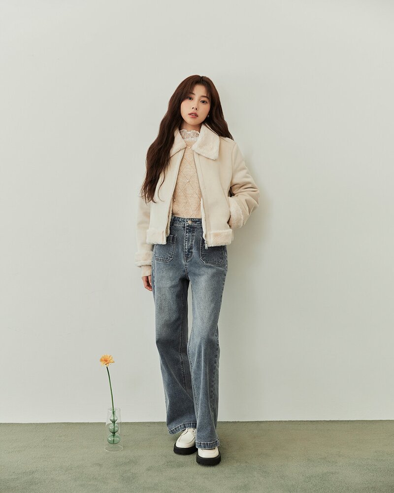 Kang Hyewon for Roem 2023 Pre-Winter Collection 'My Romantic Play' documents 2