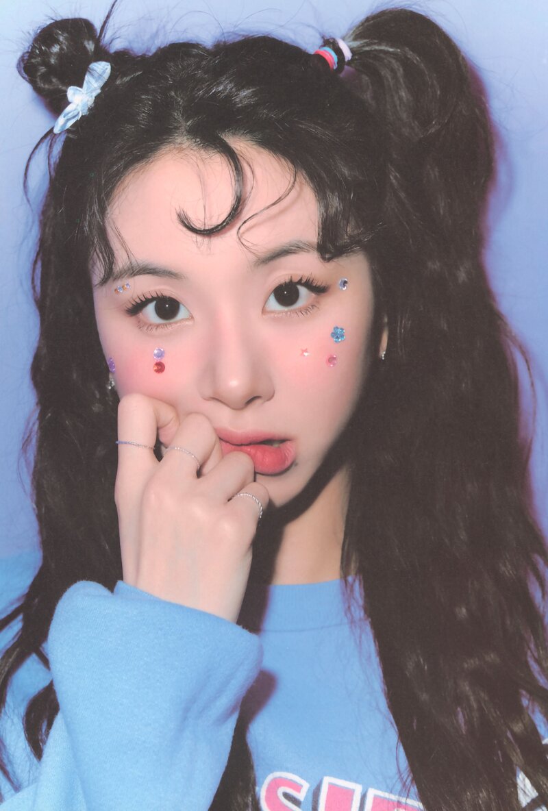Yes, I am Chaeyoung Photobook Scans documents 10