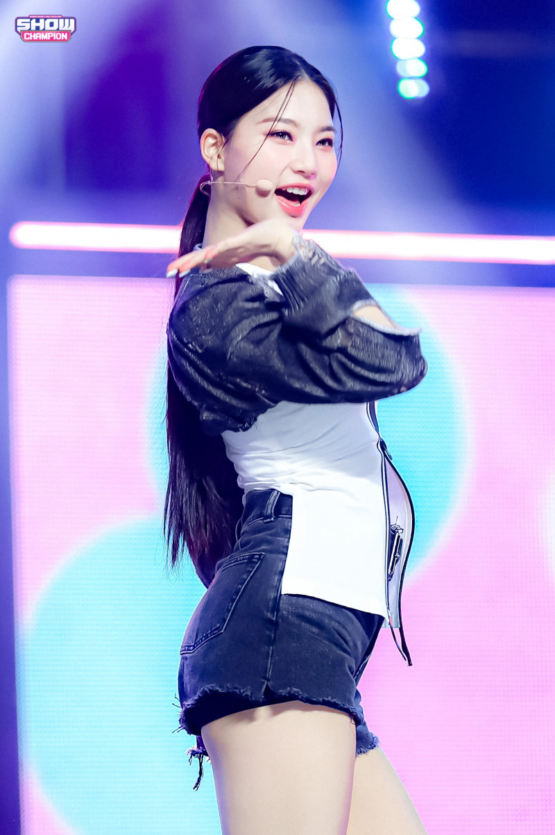 210414 STAYC - 'ASAP' at Show Champion documents 6