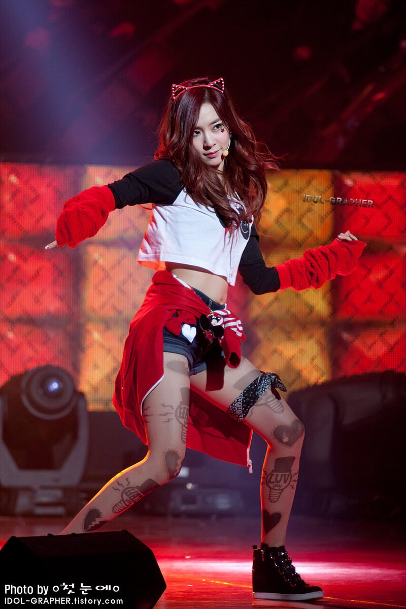 130106 Girls' Generation Tiffany at KBS Hope Concert documents 14