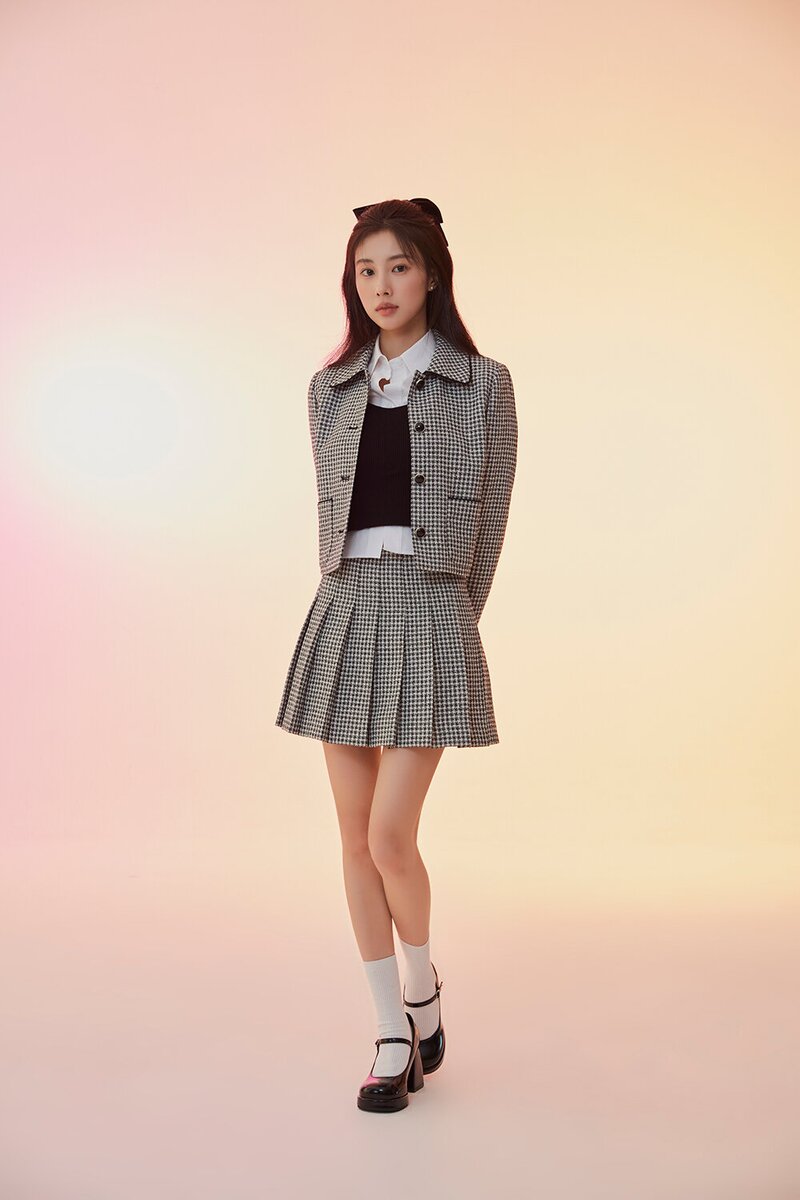 Kang Hyewon for Roem 2023 Fall Collection 'Fill Your Romance' documents 15