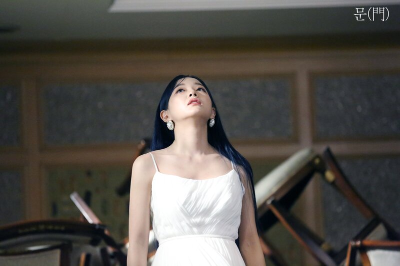 230913 Jellyfish Entertainment Naver Update - Kim Sejeong "Top or Cliff" MV Behind the Scenes documents 4