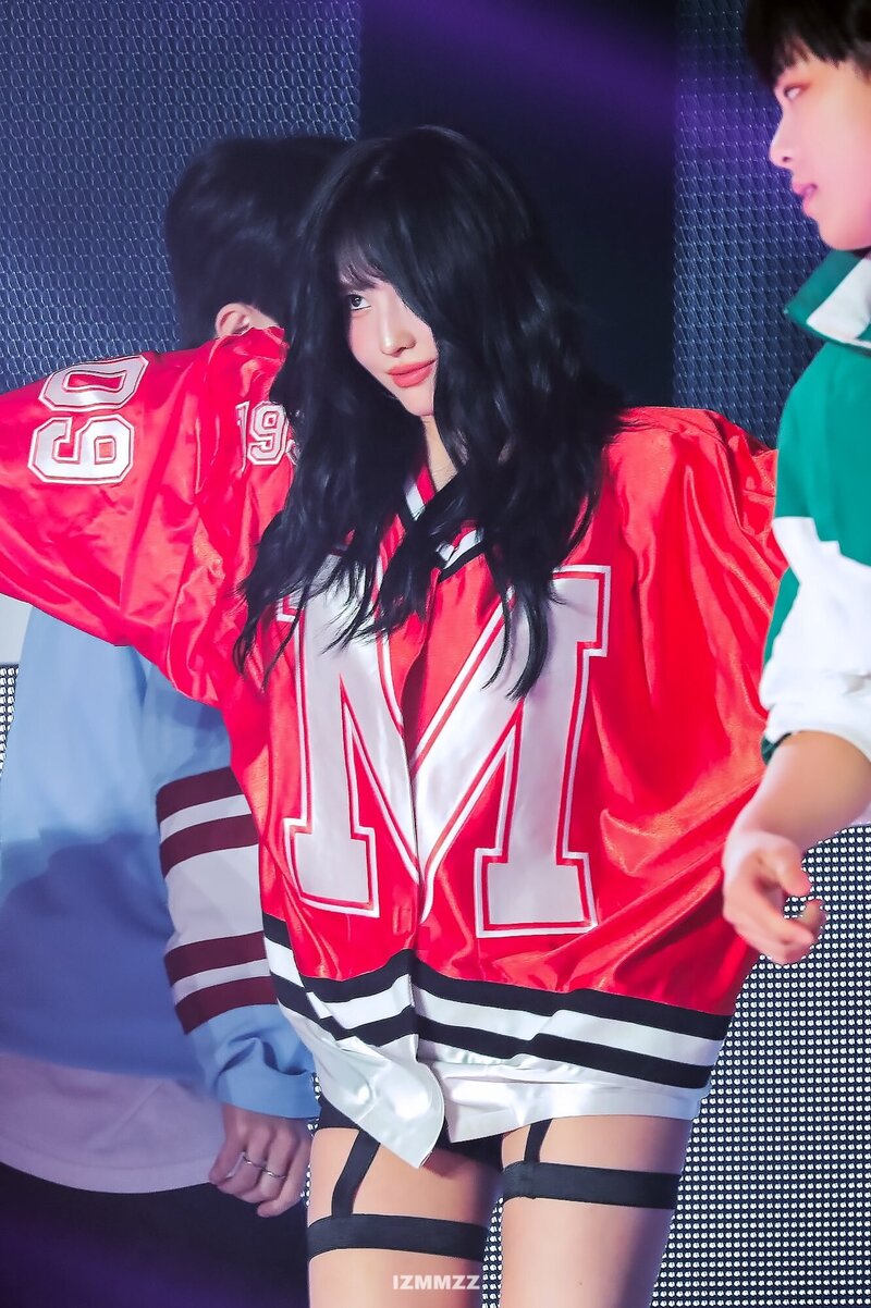 230415 TWICE Momo - ‘READY TO BE’ World Tour in Seoul Day 1 documents 6