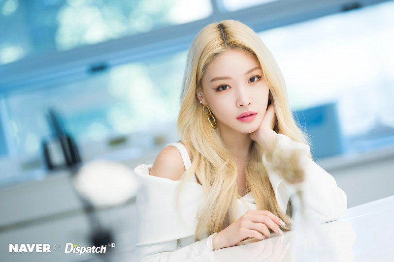 Chungha - "Flourishing" promotion photoshoot by Naver x Dispatch documents 1