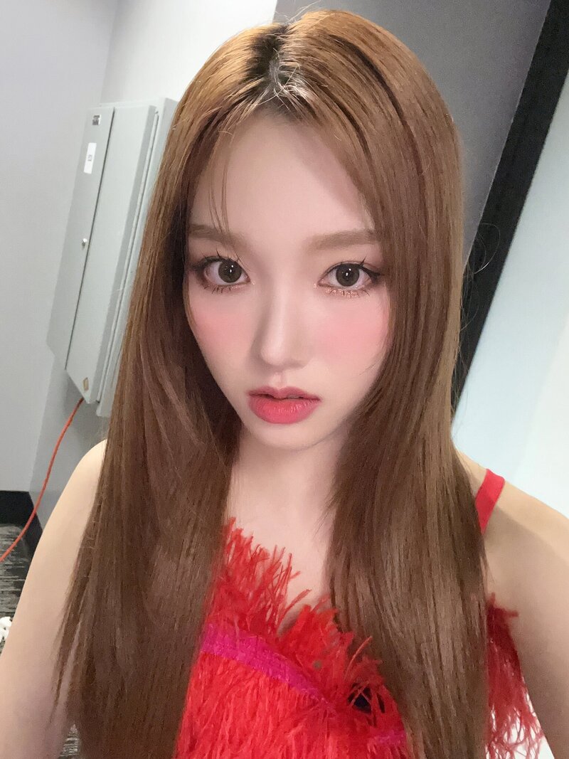 220822 LOONA Twitter Update - GoWon documents 2