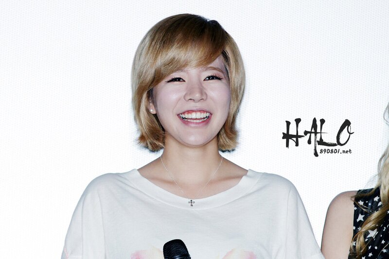 120629 Girls' Generation Sunny at 'I AM' Stage Greetings documents 10