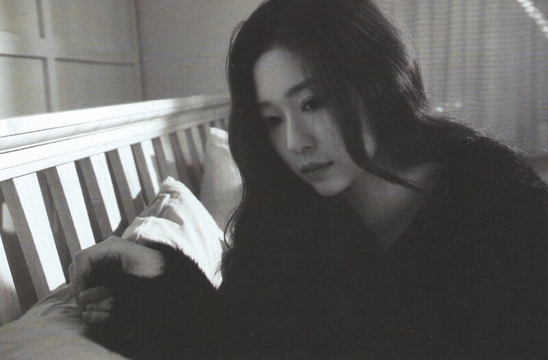 Kim Minju '𝐏𝐑𝐎 𝐌𝐄𝐌𝐎𝐑𝐈𝐀' Photobook Scans documents 5