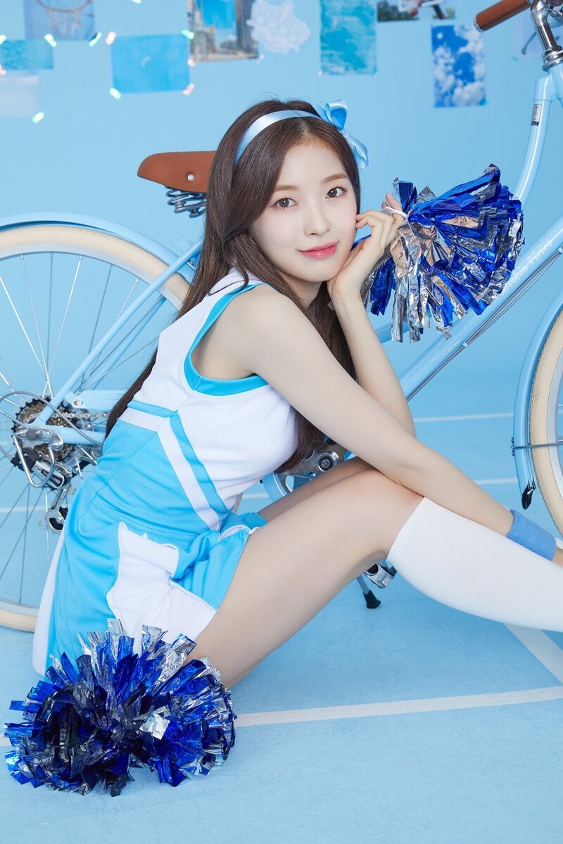 OH MY GIRL - Cute Concept 'Blizzard Blue' - Photoshoot by Universe documents 10