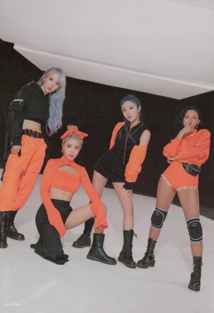 MAMAMOO 2nd Full Album 'reality in BLACK' [SCANS] (All Universes)