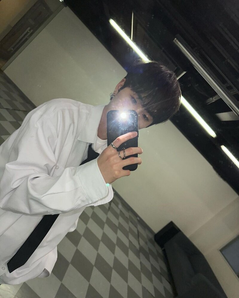 230507  - Younghoon Instagram Update documents 7