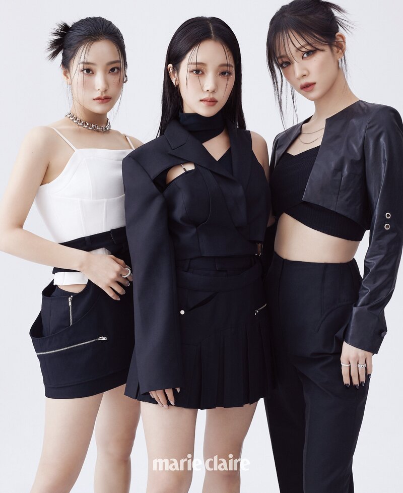 fromis_9 for Marie Claire Korea Magazine April 2022 Issue documents 3