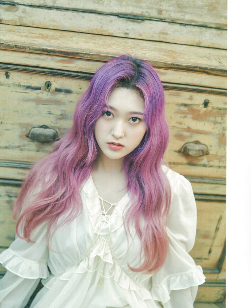 LOONA for Ten Star No.95 May 2019 issue [SCANS] documents 8