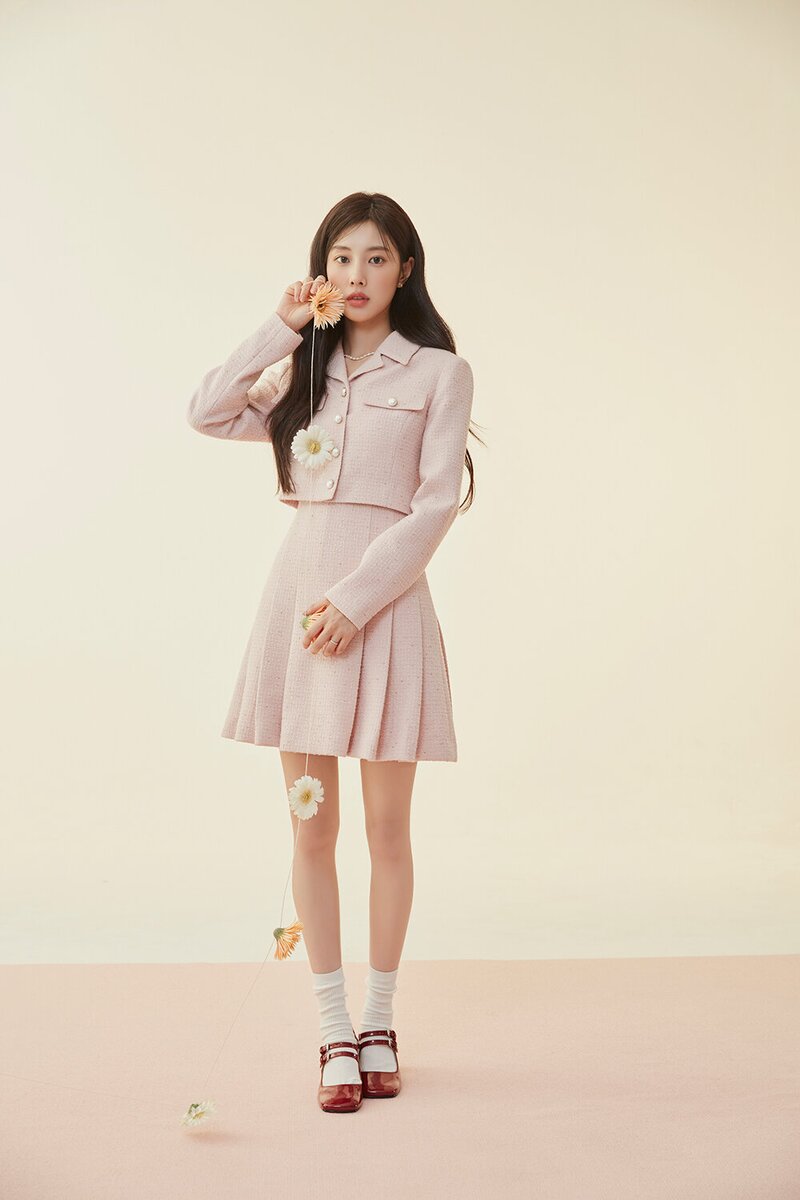 Kang Hyewon for Roem 2023 Fall Collection 'Fill Your Romance' documents 11