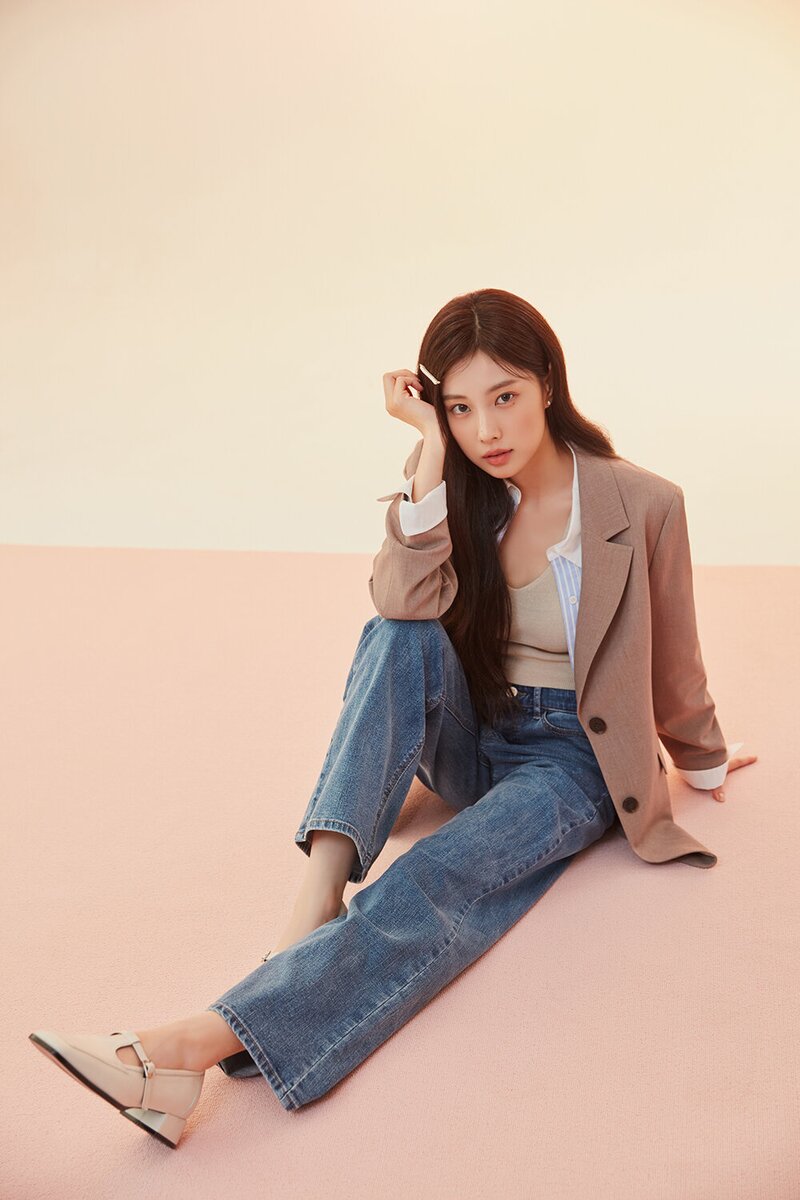 Kang Hyewon for Roem 2023 Fall Collection 'Fill Your Romance' documents 19