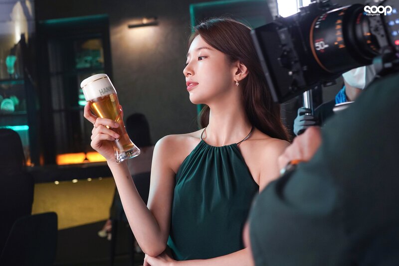 230912 SOOP Naver Post - Suzy - Hanmac Beer Ad Filming Behind documents 7