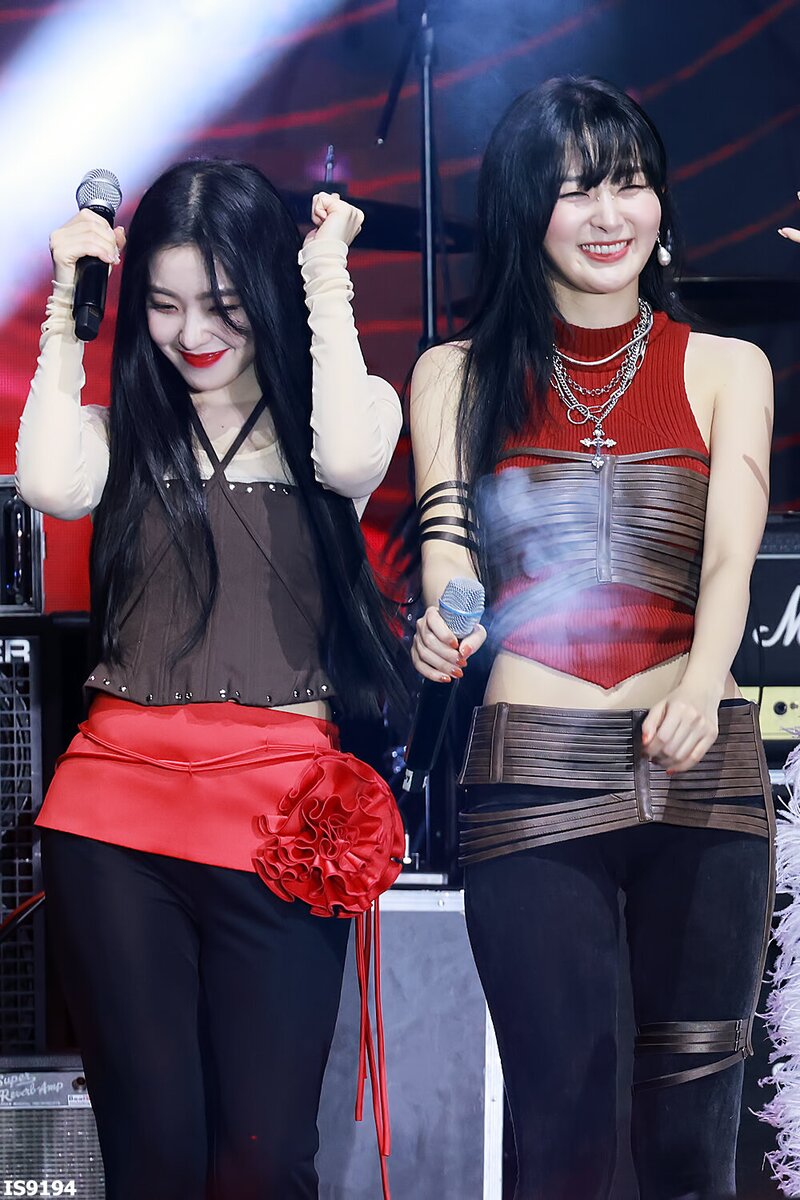 231231 Red Velvet Irene & Seulgi - BGC 2024 New Year Countdown documents 6