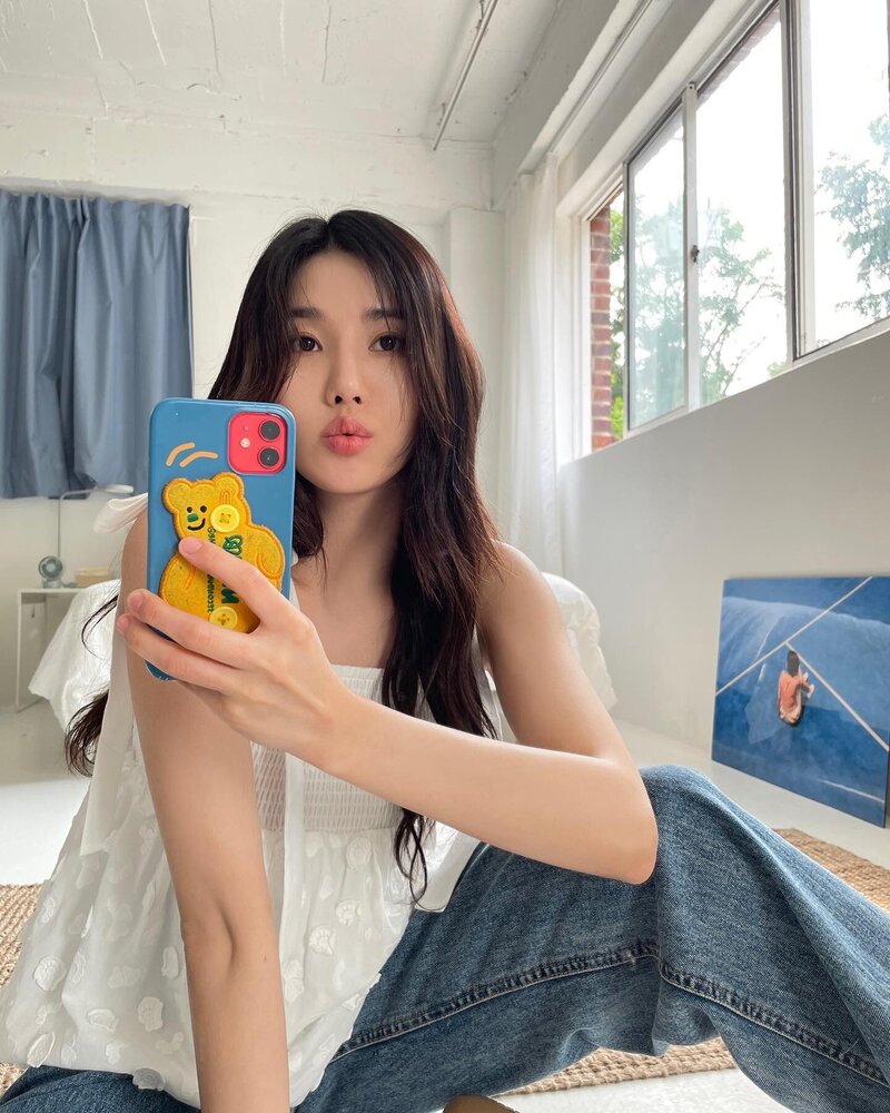 210614 Kwon Eunbi Instagram Update documents 1