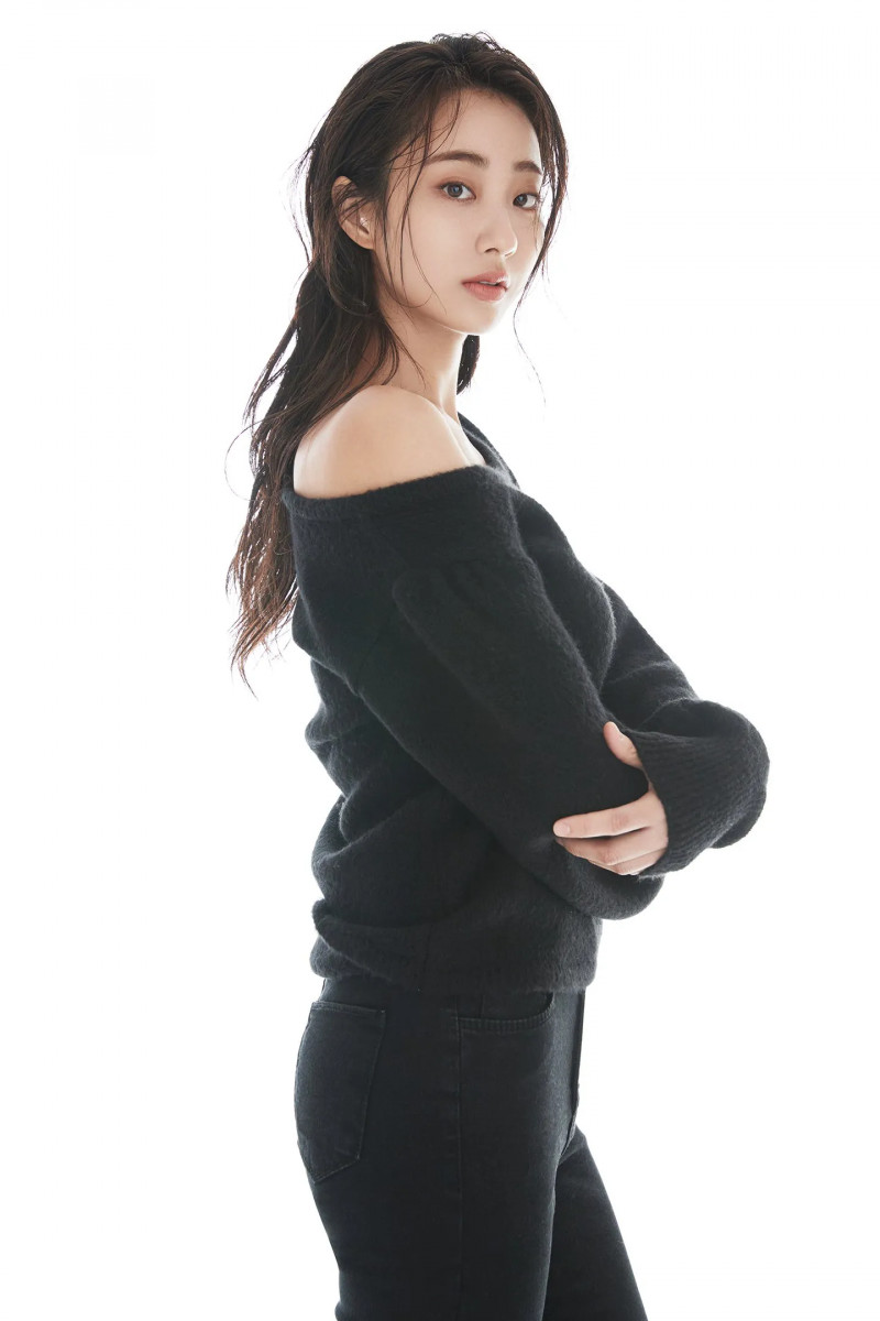 Gyeongree_YNK_Entertainment_profile_photo_(3).png