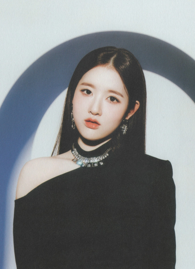 STAYC - 'Star To A Young Culture' Album [SCANS] documents 14