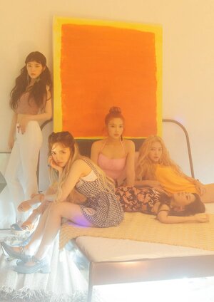 Red Velvet - The Red Summer Digital Booklet