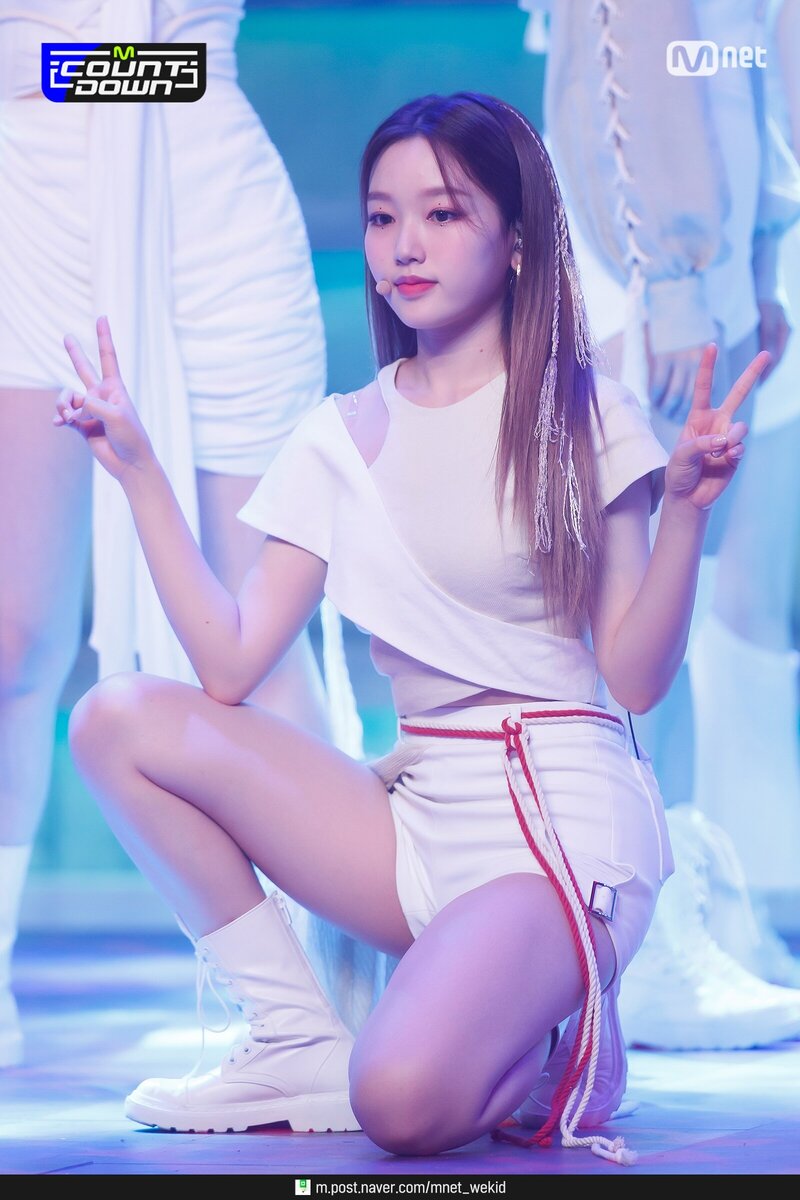 210701 LOONA - PTT (Paint The Town) at M Countdown documents 15