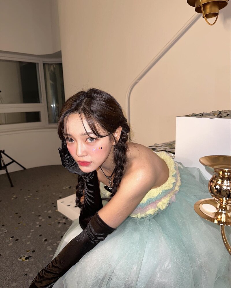 230102 Sejeong Instagram Update documents 7