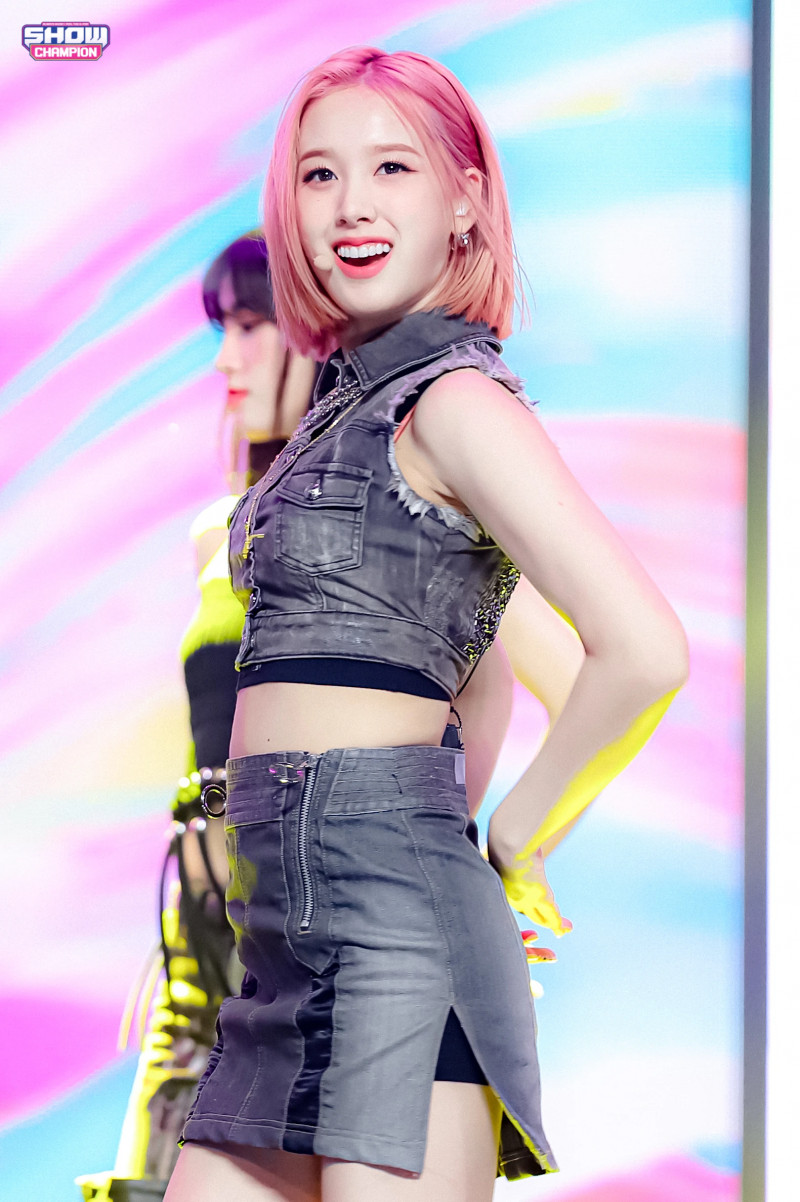 210414 STAYC - 'ASAP' at Show Champion documents 16