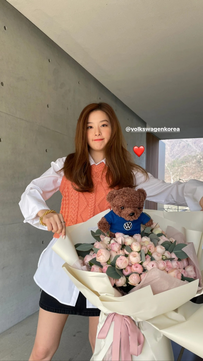 210428 Red Velvet Seulgi Instagram Update documents 2
