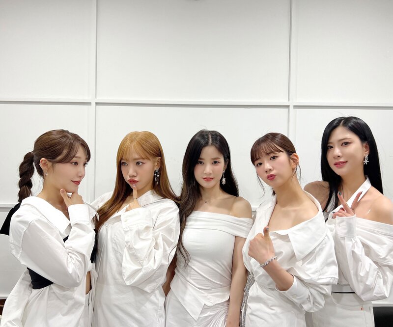 230407 Apink Twitter Update documents 1