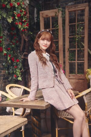 Sejeong for Roem 2022 Fall Collection - Moments in Romantic Garden
