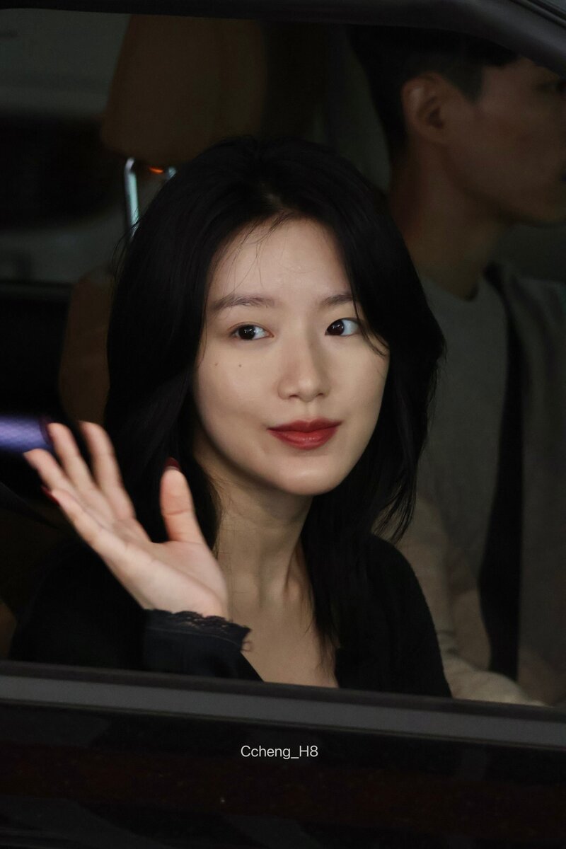231030 (G)I-DLE Shuhua - ICN Airport documents 11