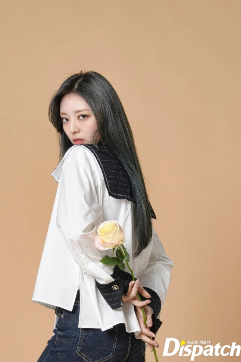 210427 ITZY Yuna 'GUESS WHO' Promotion Photoshoot by Dispatch documents 4