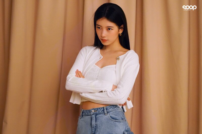 240405 SOOP Naver Post - Suzy - Guess S/S 2024 Campaign Behind documents 20
