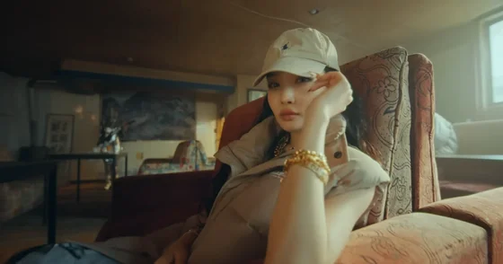 Chungha Unveils "EENIE MEENIE" M/V Teaser