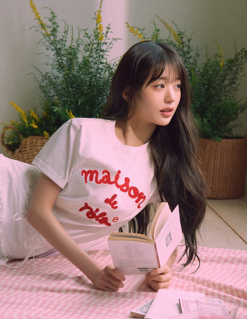 IVE Jang Wonyoung for rolarola - 24 Summer Collection documents 2