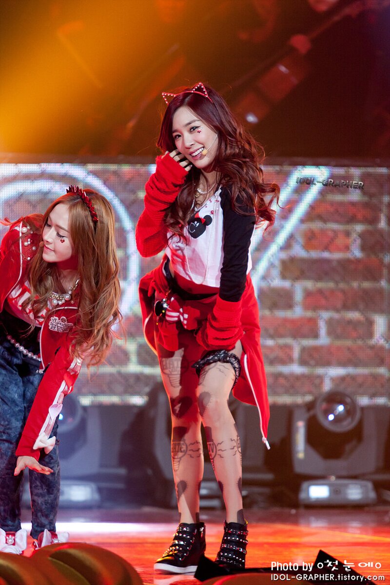 130106 Girls' Generation Tiffany at KBS Hope Concert documents 6