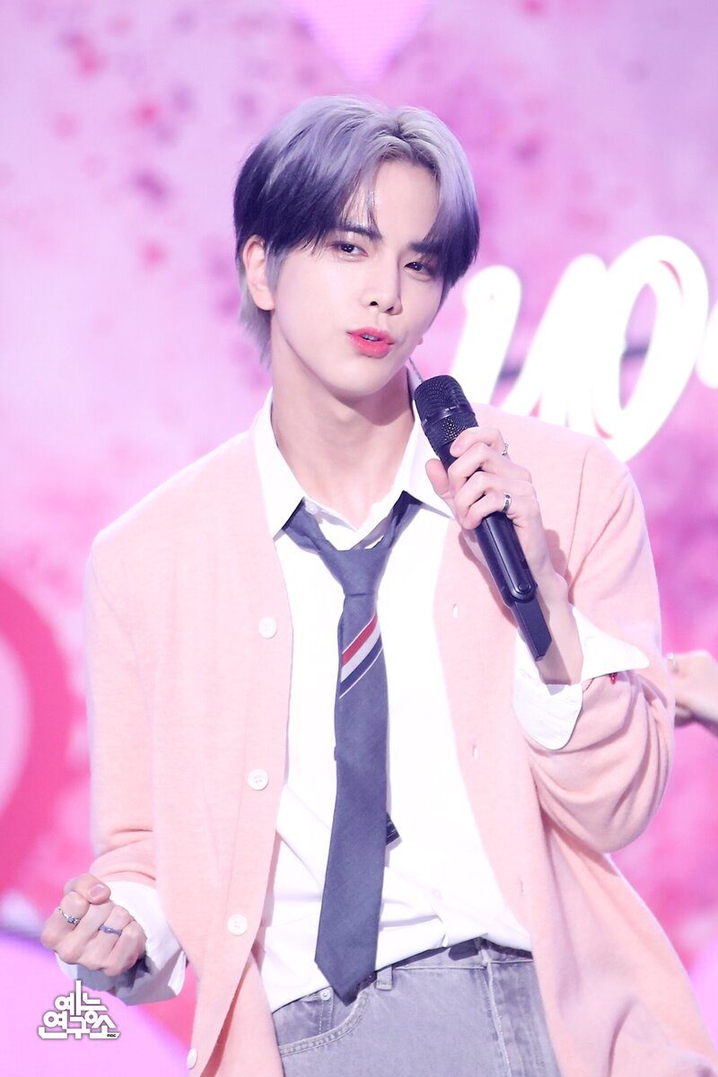 231111 MC Younghoon - "Love Lee" Special Stage at Music Core documents 6