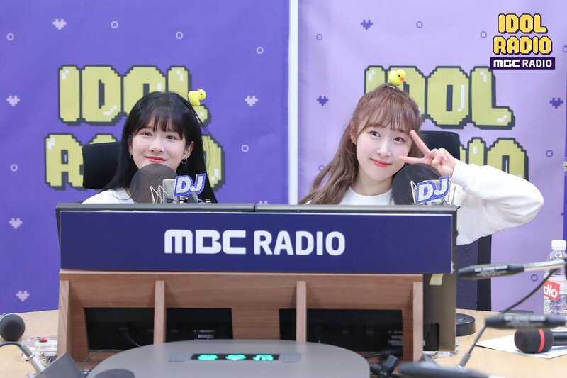 200514 Woo!Ah! at MBC Idol Radio with special DJ Exy and Soobin from WJSN documents 23