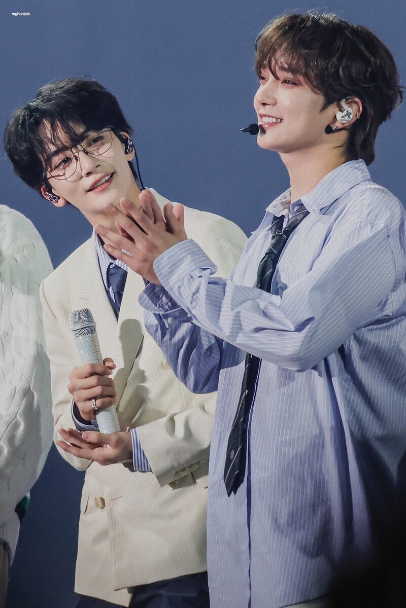 230722 SEVENTEEN Jeonghan and Joshua - ‘FOLLOW’ TO SEOUL Day2 documents 6